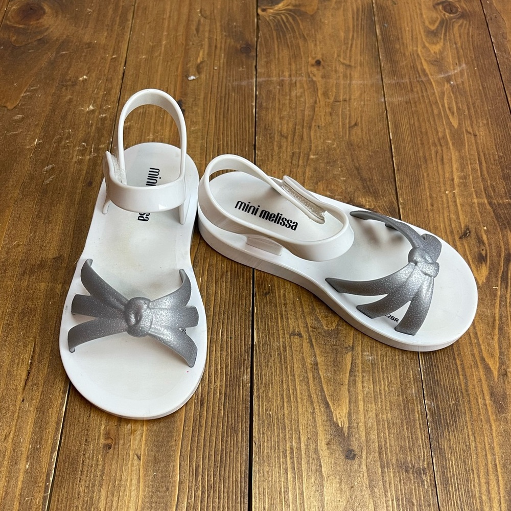 Mini Melissa toddler size 9 precious jelly sandals in white and silver